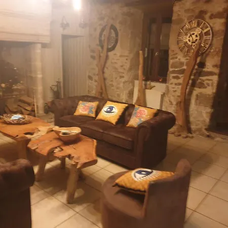La Maison Du Bonheur Chiens Acceptes ゲストハウス Chantelle