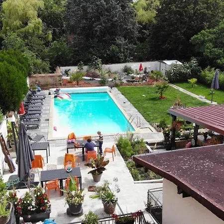 La Maison Du Bonheur Chiens Acceptes * Chantelle